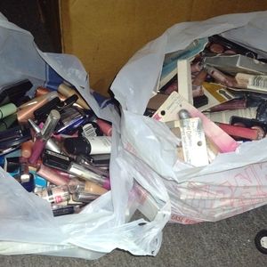 Bulk make up lot